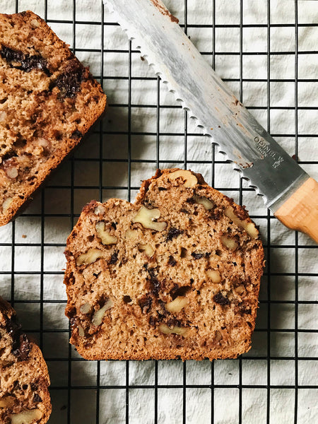 The easiest vegan banana bread! Made with just one bowl, this wholesome walnut and chocolate banana bread will surely become a family favourite.