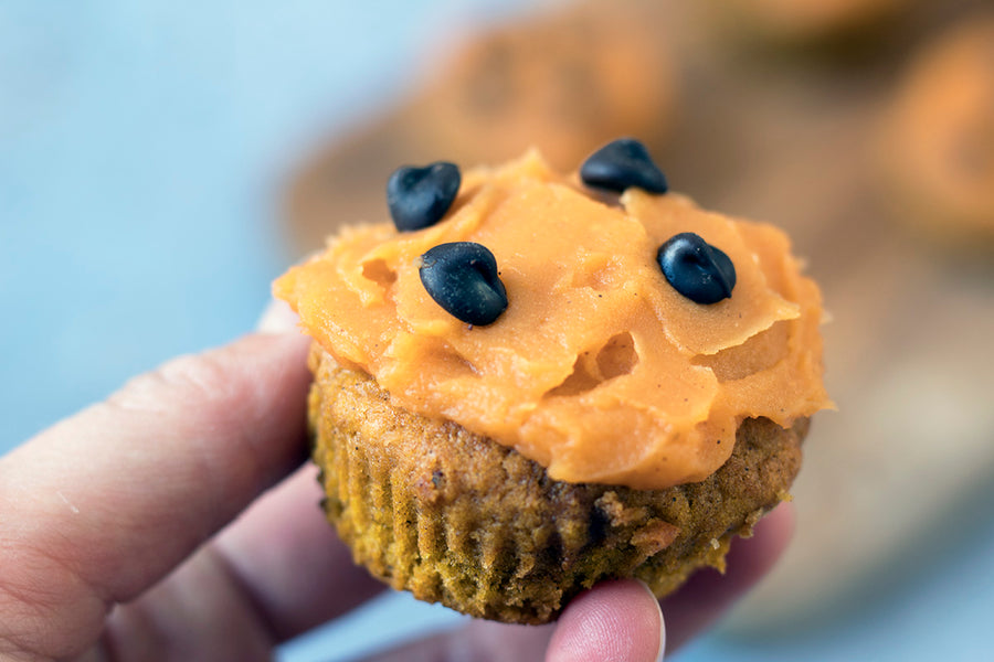 Delicious healthy pumpkin muffins sweetened with dried fruit